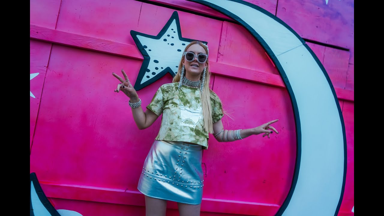 Kendra & the Bunnies - Who Wants to Rock with Me (Official Music Video)