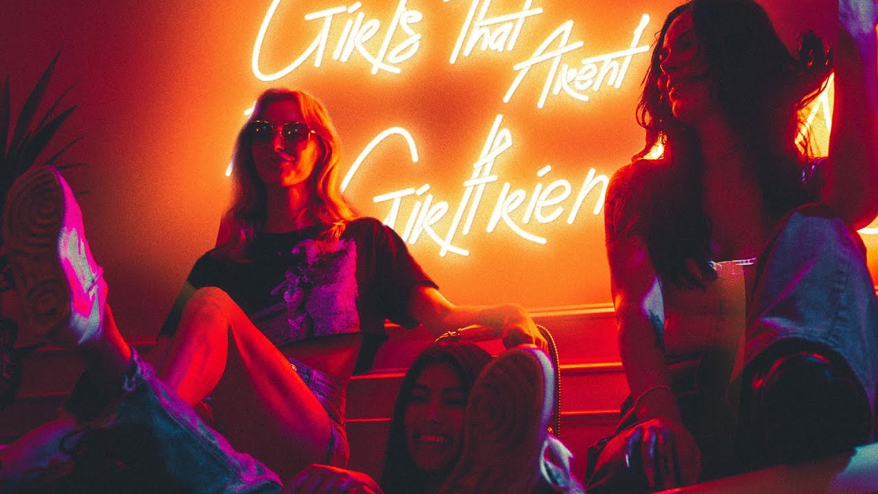 Mike Ruby - Girls That Aren't My Girlfriend (Official Music Video)