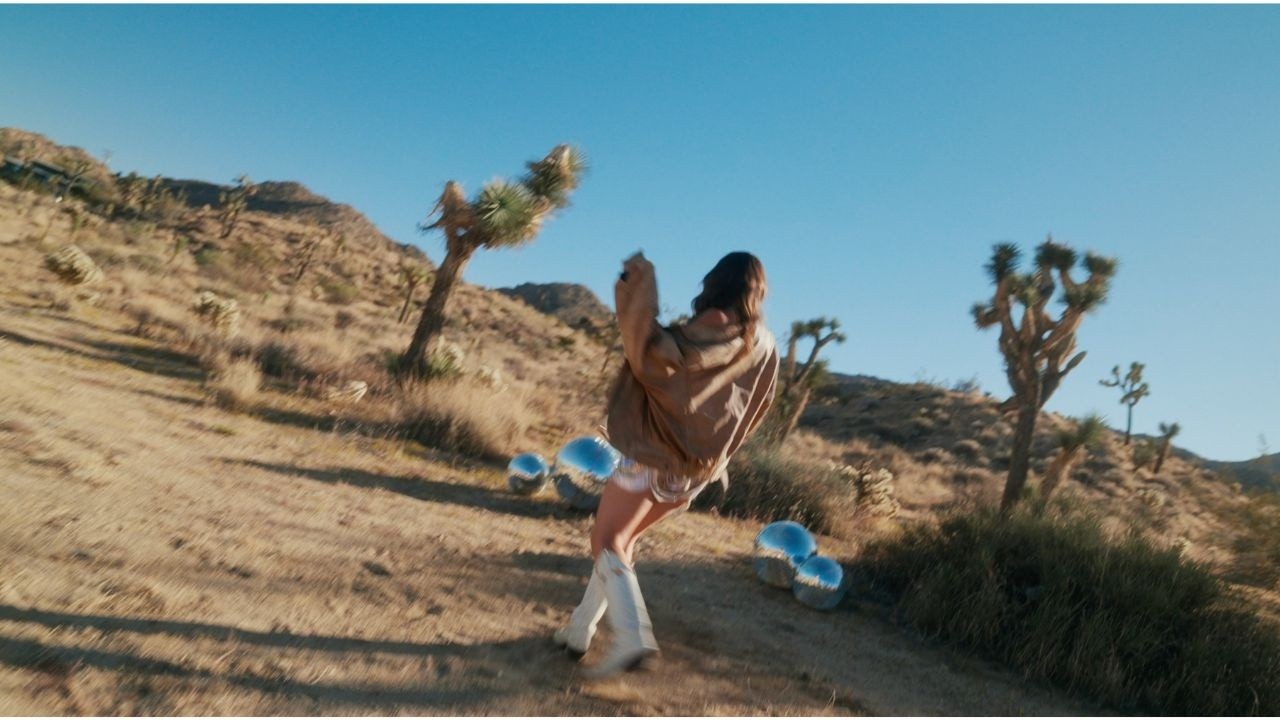 Brooke Lee - Desert Darling (Visualizer)
