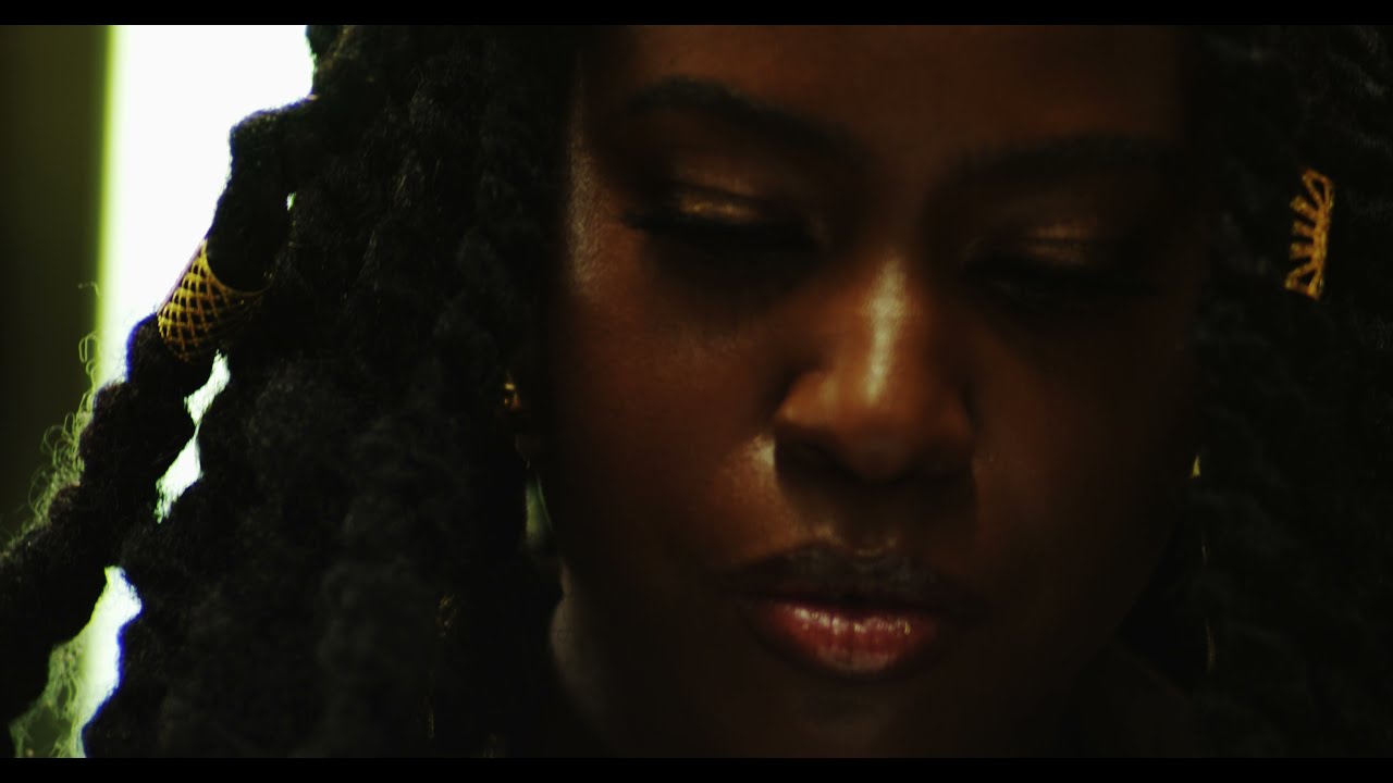 CLAIRE RENEÉ -RED LIGHTS (OFFICIAL VIDEO)