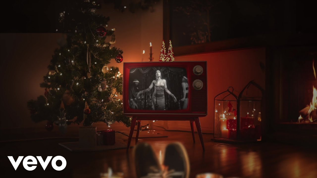 Nicollette Sullivan - Santa Baby - Lyric Video