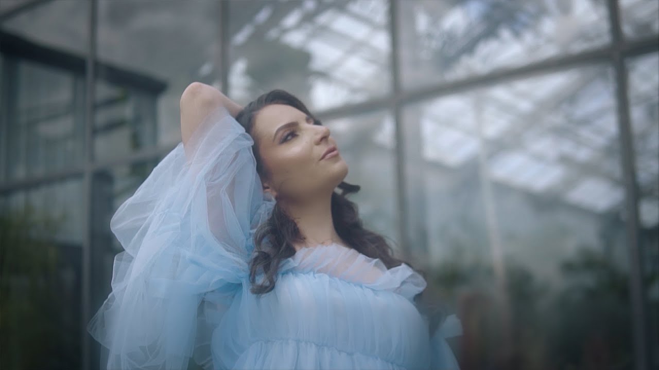 ROMY MOUNZER - Feel (Official Video)