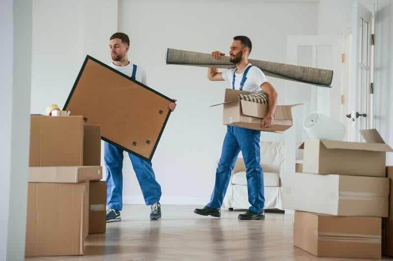 moving service employees